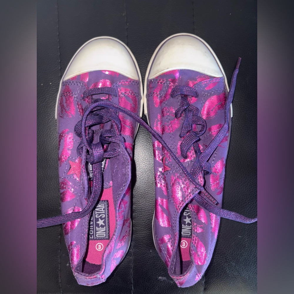 Size 3 purple pink kiss converse